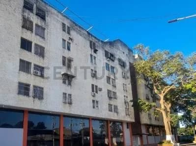 Alquiler cómodo apartamento. Residencias Las Cármenes. Cagua, Estado Aragua
