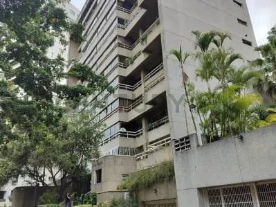 Amplio apartamento ubicado en PB en Los Naranjos del Cafetal