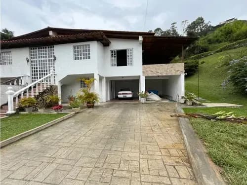 Casa En Venta 950m2 De Terreno Urb Pan De Azúcar Carrizal