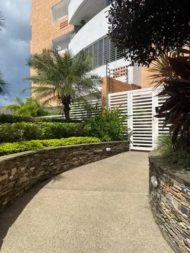 Alquiler Apartamento En El Parral Res. Millenium Plaza Planta Eléctrica Total