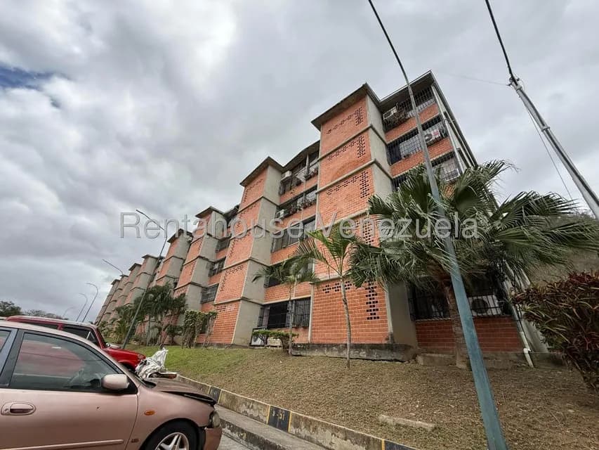 Apartamento (Planta Baja) en Alquiler en Nueva Casarapa, Miranda