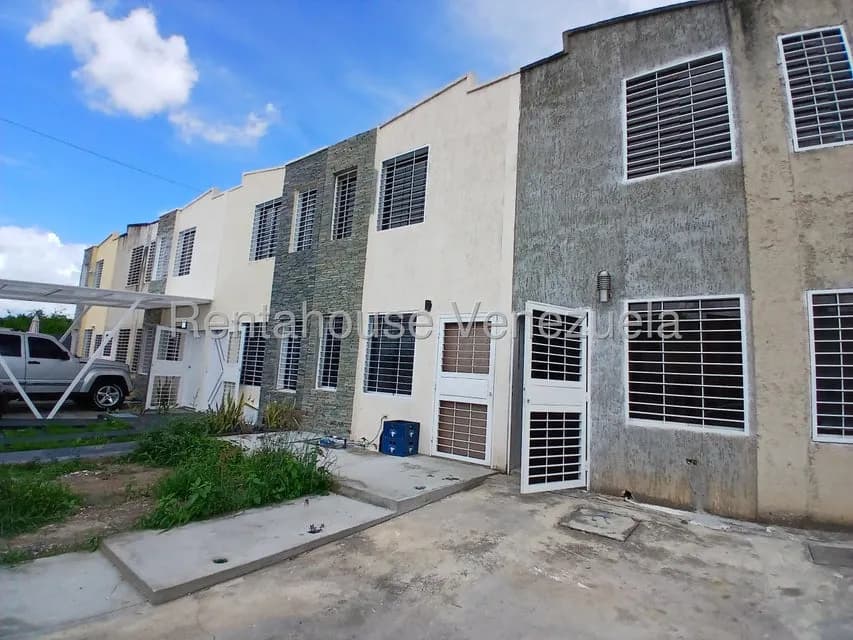Casa (Duplex) en Venta en El Amanecer, Lara