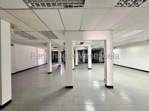 Venta Local Comercial De 329 Metros Cuadrados En Ubicación Estratégica De Alto Tránsito Del Centro Barquisimeto,lara Rc