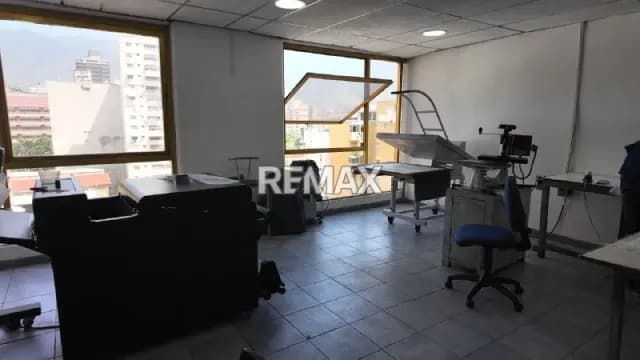 OFICINA EN VENTA AV LECUNA