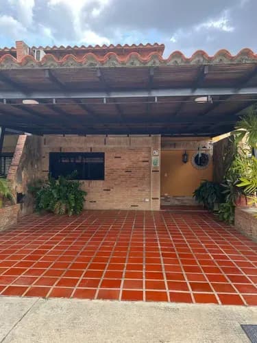 En Venta Bello Y Amplio Town House Urb San Diego. Conj. El Trigal De San Diego (solo Clientes) Dm