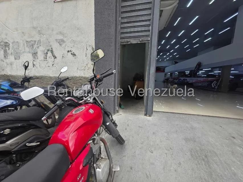 Comercial (Galpon - Deposito) en Alquiler en Los Cortijos de Lourdes, Distrito Metropolitano
