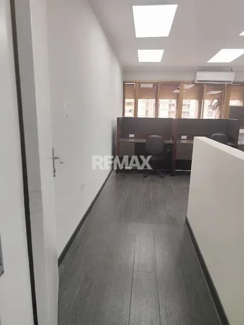 OFC AMOBLADA 45MTS2 EN ALQUILER CALLE CAPITOLIO AV FCO DE MIRANDA