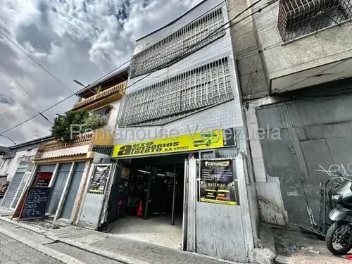 Edificio Comercial En Venta Listo Para Empezar Tu Negocio En Catia, 960m2, Mls #26-11674 Bm