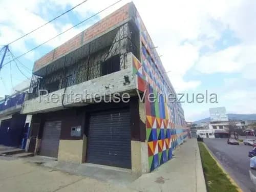 %% Raiza Suarez Vende Excelente Local Comercial En El Centro Este De Barquisimeto 2 5 5 8 9 7 Posee 270m2 Mas Un Apartamento De 4 Habitaciones Y 2 Baños Con Bella Terraza En Optimas Condiciones