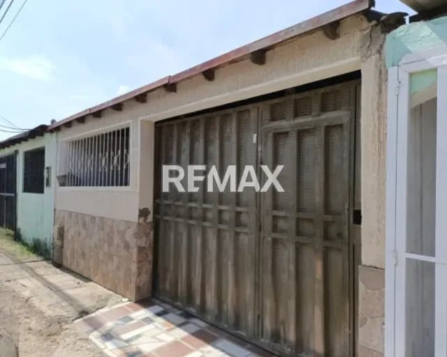EN VENTA CÓMODA CASA EN PLANTA BAJA EN JUAN GRIEGO