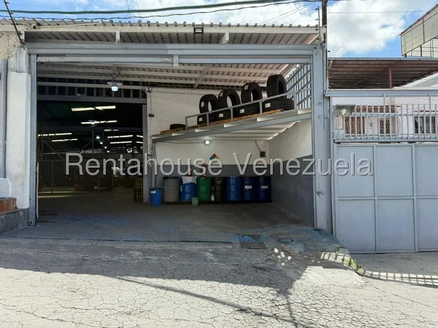 Comercial (Local Comercial) en Venta en Sarria, Distrito Metropolitano