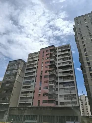 Apto Venta En Av Fuerzas Armadas