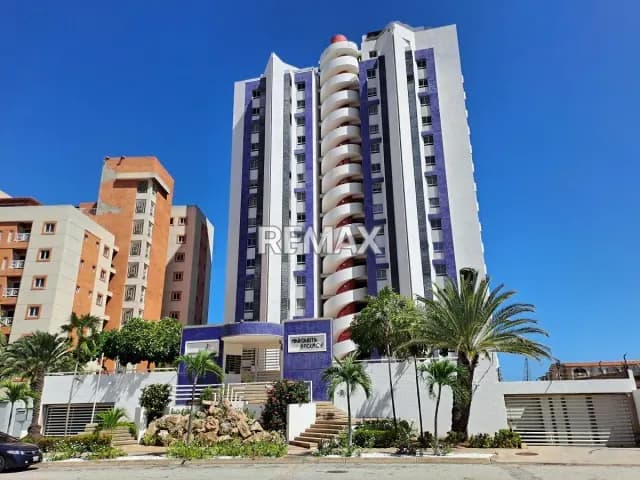 APARTAMENTO VISTA AL MAR CONJUNTO RESD MARGARITA REGENCY, COSTA AZUL, CERCA DEL C.C. LA VELA, PORLAMAR, ISLA DE MARGARITA