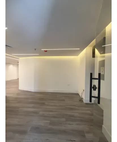 Alquiler De Oficina Remodelada En El Rosal