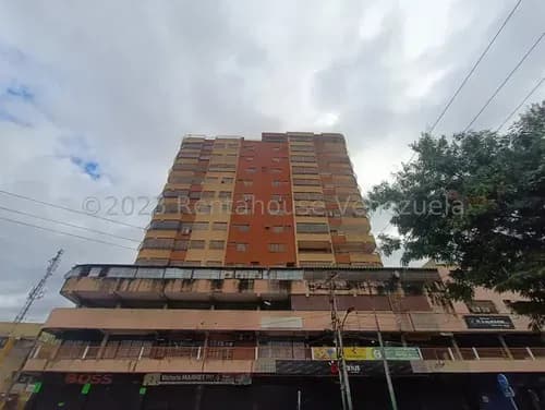 Jip 25-13932. Rentahouse Vende Espacioso Apartamento De 363m2, 4 Hab, 4 Baños, 3 P/e, Excelente Ubicacion Cerca De Comercios, Centros Comerciales,colegios,centros De Salud, Etc. Centro , La Victoria