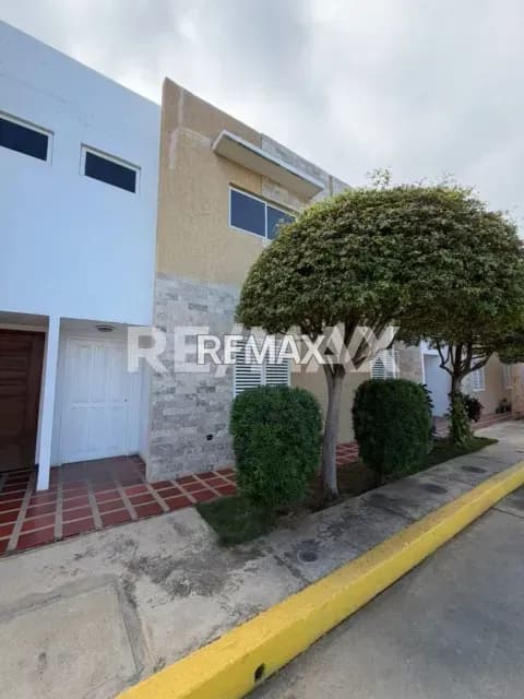 Townhouse en Alquiler , Conjunto Residencial las Islas , Av. Goajira