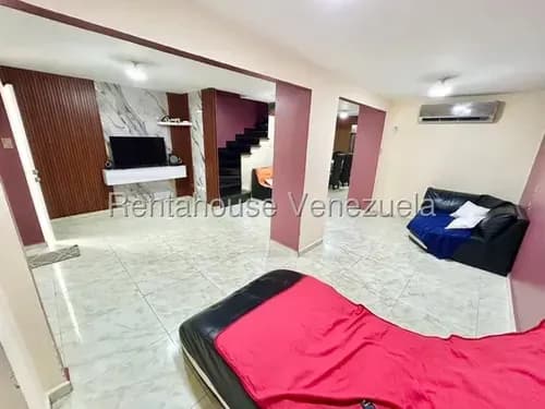 Daniela Linarez Alquila Townhouse De 3 Niveles Con 3 Habitaciones, 3 Baños, Piscina, Cancha, Planta Eléctrica, Ubicado En Tarabana Plaza Cabudare