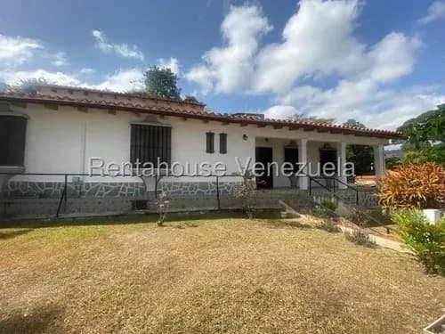 Agp Casa En Venta En Prados Del Este, Lindo Jardín, Amplios Espacios, Anexo Independiente 26-16053