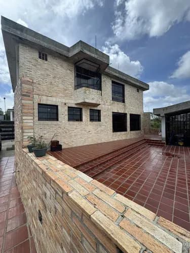 Estupenda Casa Actualizada En Venta Urbanización Parque El Retiro San Antonio De Los Altos