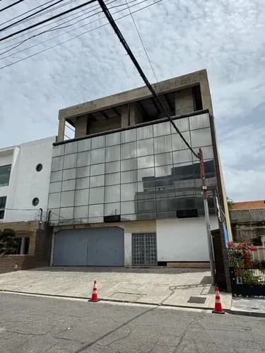 Alquiler De Edificio Comercial En Obra Gris. Urbanizacion El Viñedo, Edo Carabobo.