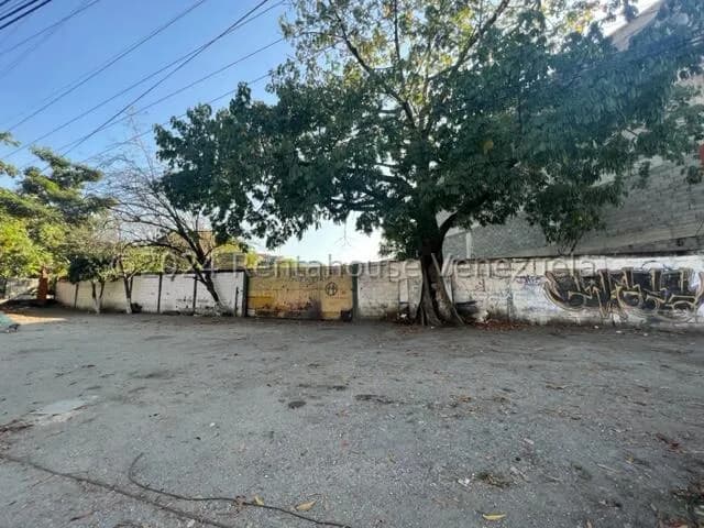 Terreno (Comercial) en Venta en Guarenas, Miranda
