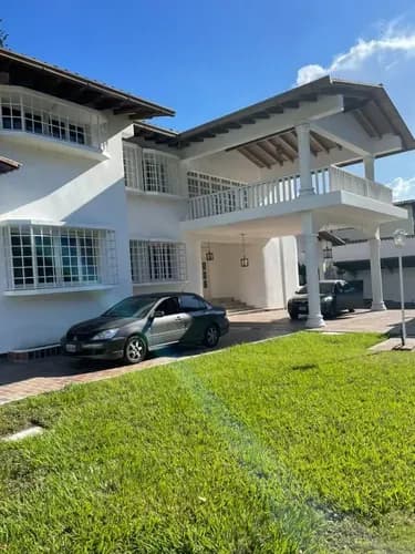 Venta Casa En Prados Del Este
