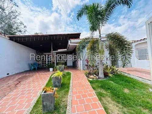 Casa Con Amplio Patio En Cabudare: 3 Habitaciones, Concepto Abierto Y Gran Oportunidad De Inversión @eloisabermudez.rah