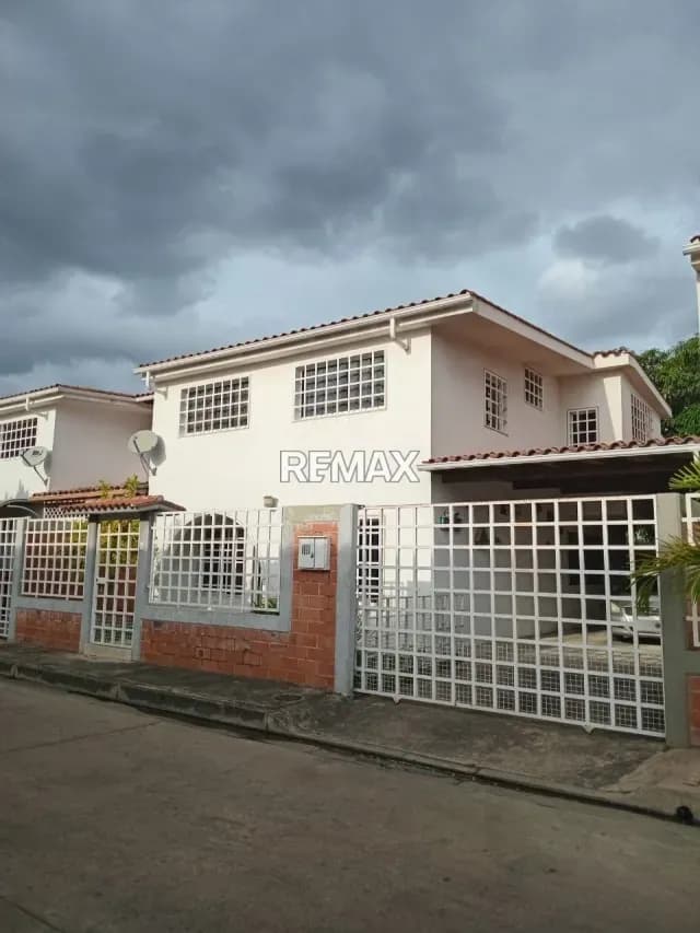 ALQUILER CASA URBANIZACION VILLAS DEL SOL , LA MORITA