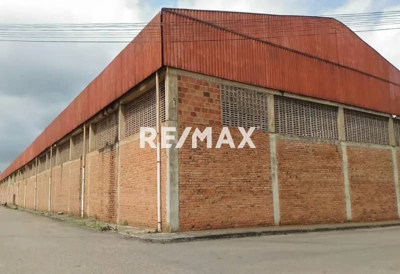 VENTA DE GALPON UREÑA
