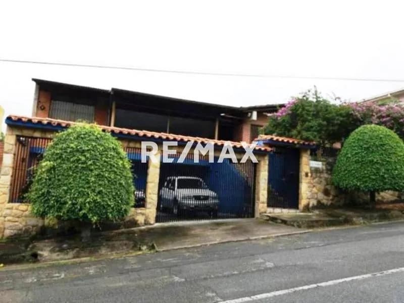 CASA EN VENTA - URB. MIRANDA