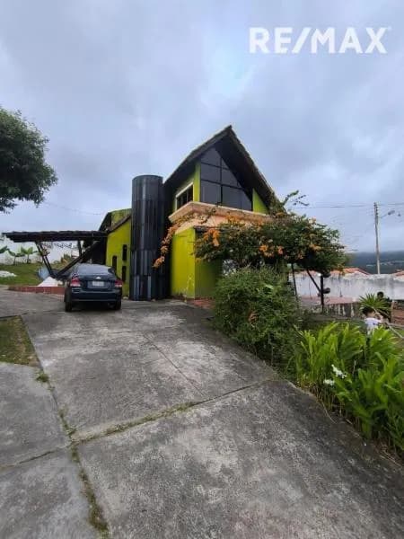 Casa. Venta. Caneyes