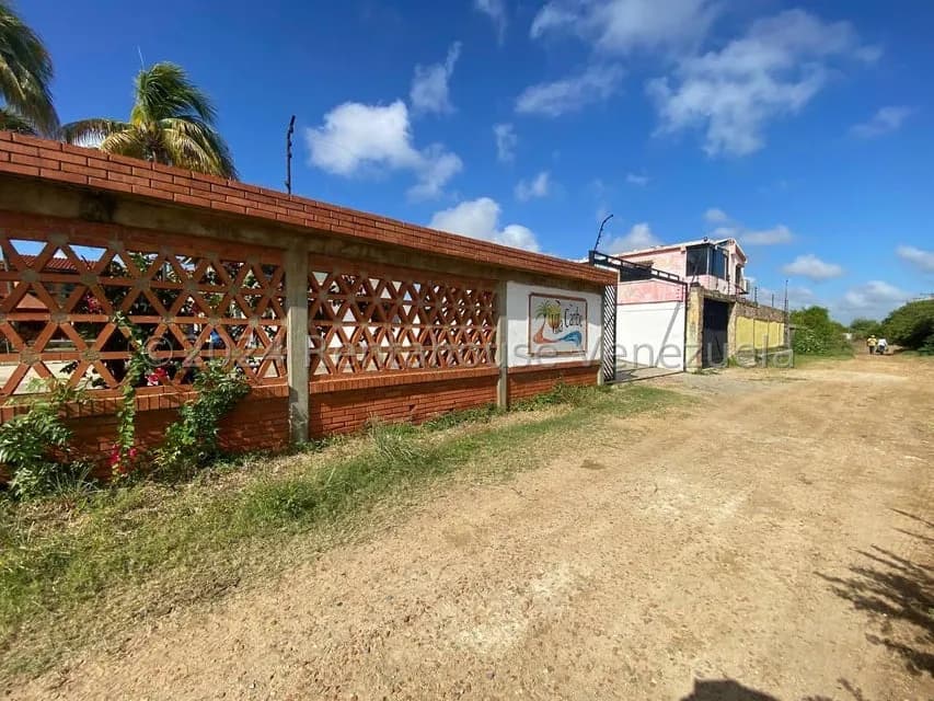 Townhouse (Duplex) en Venta en Playa Norte, Falcon
