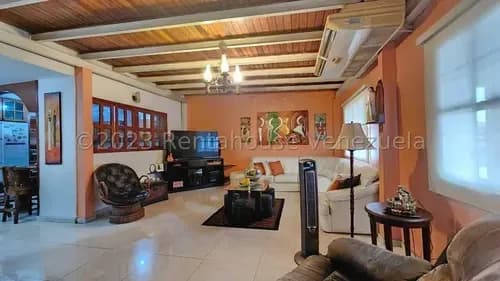 Daniela Linarez Vende Espectacular Casa De 285m2 Con Hermosa Cocina, 4 Habitaciones, 3 Baños, Amplios Espacios, Ubicada En La Piedad Norte Cabudare