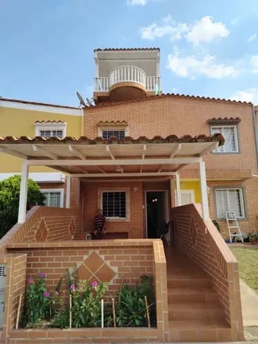 Townhouse En Venta En Res Canta Clara Urb Calicanto Flor Amarillo Valencia Yt Yenny Teran Vende