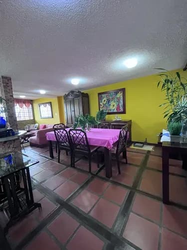 Vendo Casa De 125 M2 De Construcción, 459 M2 De Terreno, 3 Habitaciones, 2 Baños, 4 Puestos De Estacionamiento, Excelente Ubicación, Ref. 150.000 - Urb. Llano Alto, Carrizal Edo. Miranda