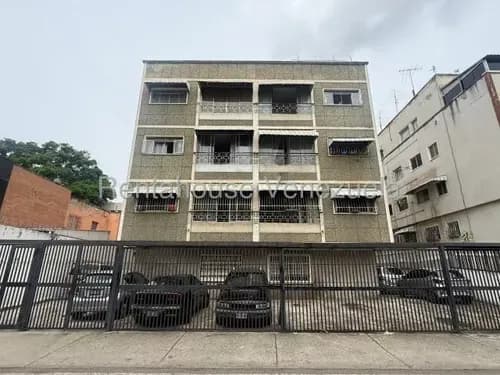 Cómodo Y Funcional Apartamento En Venta La Carlota 26-19841