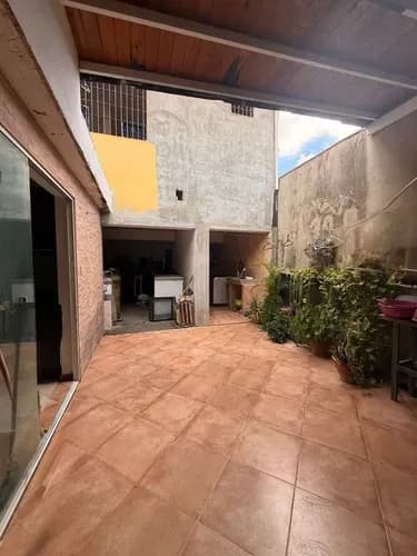 Mariela Hernández Sky Group Elegance Vende Amplía Casa De Esquina Con Terreno Adicional De Dos Niveles En Urb. Privada En La Mora Cabudare 227 Mts2 Terreno 220 Mts2 Construcción 5 Habitaciones 3 B