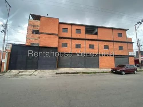 Dennymar, Vende Edificio Multiuncional Con Terreno Propio De 330m2 Con Todos Los Servicios Basicos Operativos A Pie De Calle B5a23373