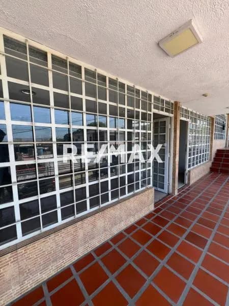 Local comercial ubicado en centro comercial