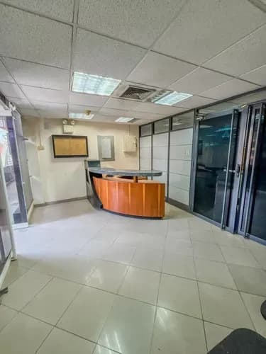 Oficina Empresarial En Alquiler, Sector Venecia.