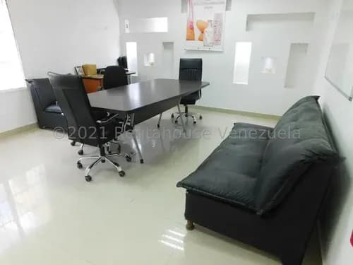 Raíza Suárez Vende 2 2 4 5 6 4 Galpón Amplio Con Zona De Descarga, Oficinas, Sala De Reuniones, Área De Descanso, Baños, Sistema De Seguridad, Ubicado En Agua Viva Cabudare