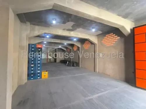 Orieta Rojas Vende Galpón Comercial En Venta San Blas Valencia. 25-9223 Abril10