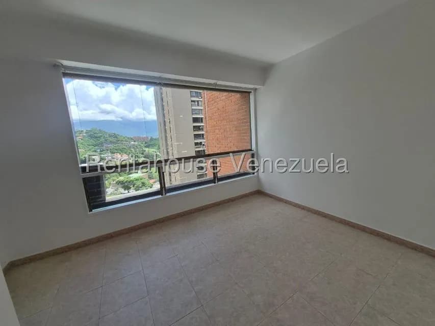Apartamento (1 Nivel) en Alquiler en Prados del Este, Distrito Metropolitano