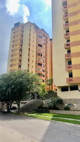 Apartamento En Venta Obra Blanca Res Kilimanjaro Mañongo Jc-lp