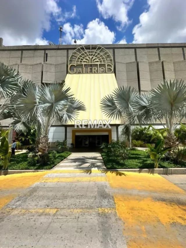 LOCAL EN ALQUILER EN EL C.C. GALERIAS MALL, LA LIMPIA