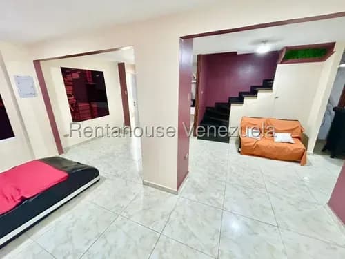 # Lujosa Casa En Alquiler, Rafael Gamarra Ofrece, 2b14189, En Urbanizacion Prestigiosa De Cabudare, Con Bellas Areas Comunes, En Optimas Condiciones!.