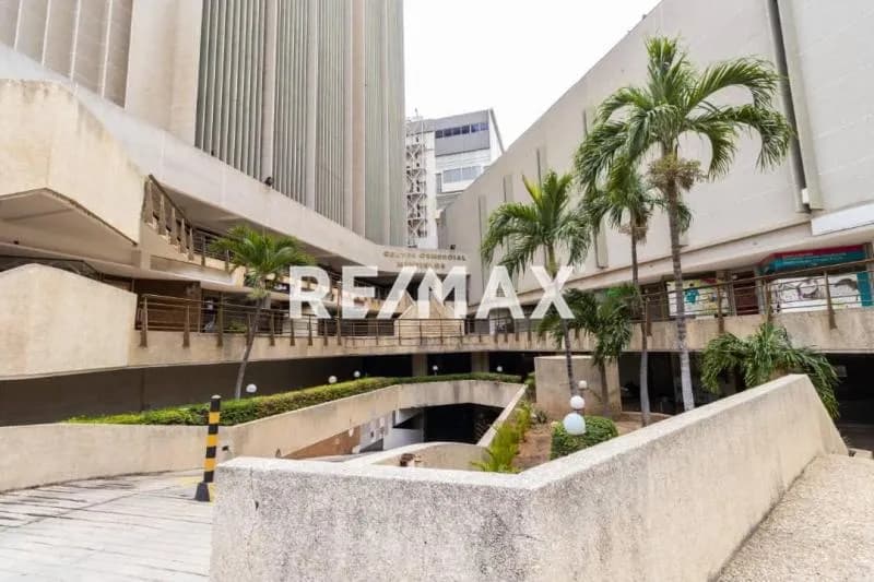 Oficina en Centro Comercial Montielco