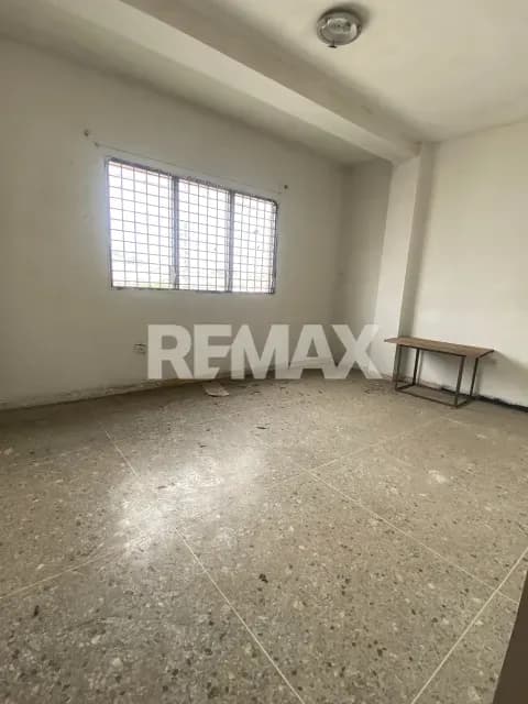 En Alquiler Oficina en Edif Comercial Mis Reinas, Av. Libertador