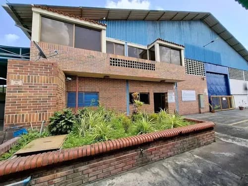 Ventade Empresa De Químicos Con Galpón - Zona Industrial. Maquinaria Y/o Equipamiento. Rg