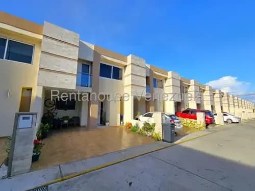 26-9364 Jesus Teran Vende Hermosa, Comoda, Moderna Y Acogedora Casa Duplex En Conjunto Privado En Av Ribereña De Cabudare